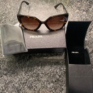 Prada sunglasses -READ DESCRIPTION. Everything pictured is included